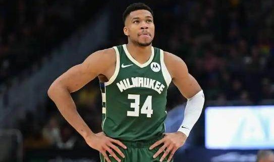 开云体育-字母哥缺阵雄鹿险胜鹈鹕 赛季最后两战将决定命运