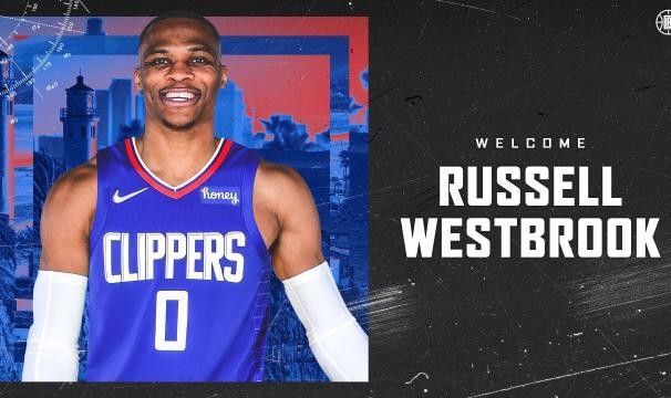 开云体育-韦少亮相快艇：做什么都可以！泰伦·卢：做韦少就好